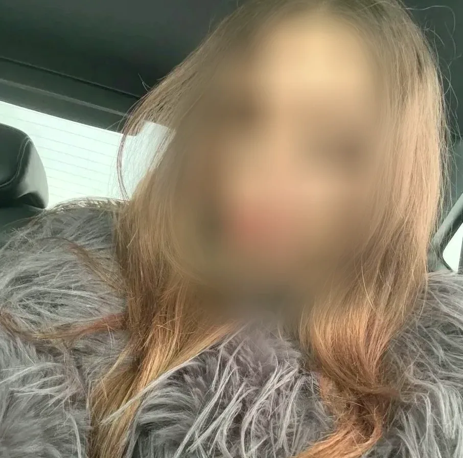 Sara, 19